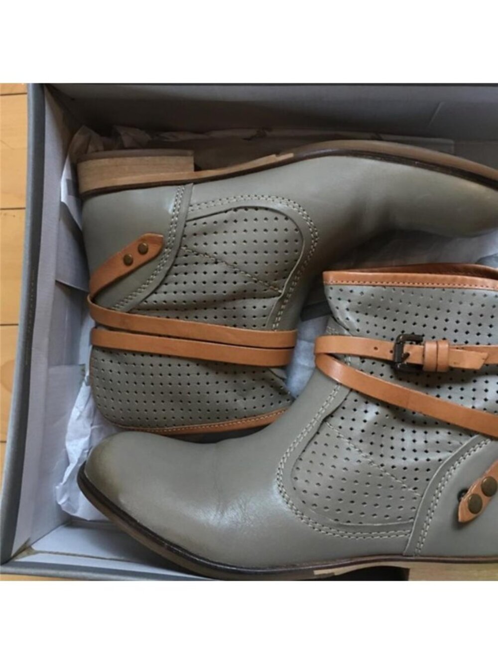 women booties Grey distressed Boots